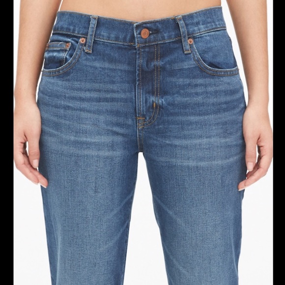 LIKE NEW Gap Girlfriend Jeans - midrise, 29r - Picture 6 of 6